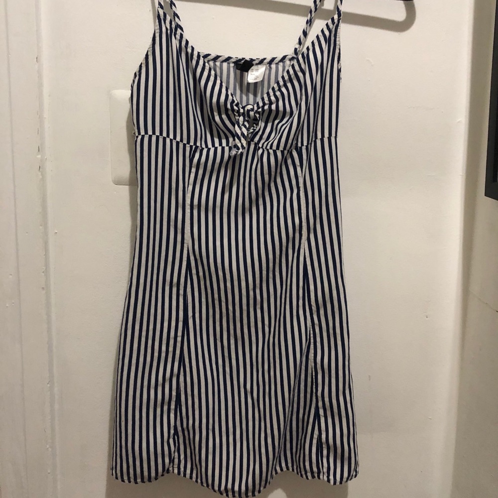H&M XXs white and blue lanes dress